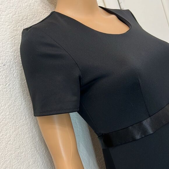 Formal Fashions Sz 04 Scoop Neck Short Sleeve Tie Back Maxi Formal Slip On USA - Picture 3 of 9